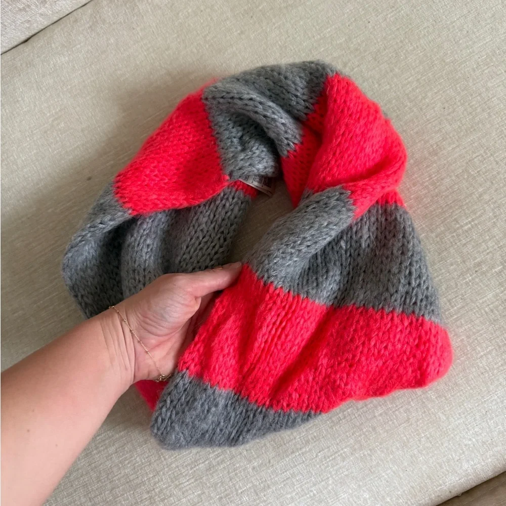 Neon Pink and Gray Knit Scarf